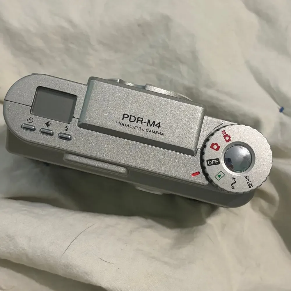 Vtg Toshiba PDR-M4 2.1 Megapixel Digital Still Camera Bundle Silver Working